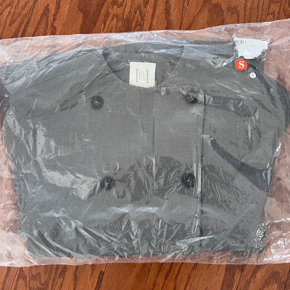 Helsa The Curvilinear Blazer in Charcoal 
Gray Double-Breasted Suit - Picture 7 of 11